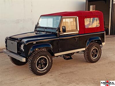 2025 Land Rover Defender 90   - Photo 6 - Houston, TX 77024