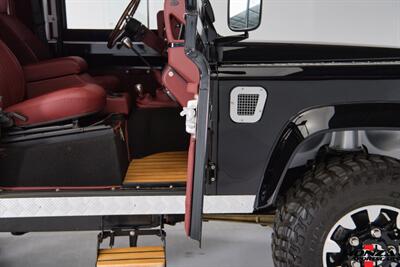 1999 Land Rover Defender 90   - Photo 25 - Houston, TX 77024