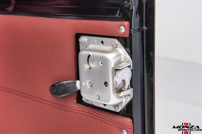 1999 Land Rover Defender 90   - Photo 27 - Houston, TX 77024