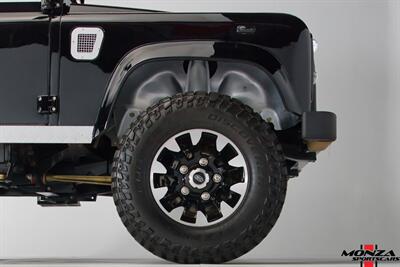 1999 Land Rover Defender 90   - Photo 11 - Houston, TX 77024