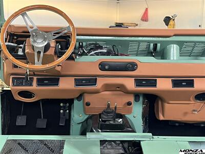 1999 Land Rover Defender 90   - Photo 12 - Houston, TX 77024