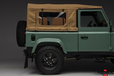 1999 Land Rover Defender 90   - Photo 71 - Houston, TX 77024