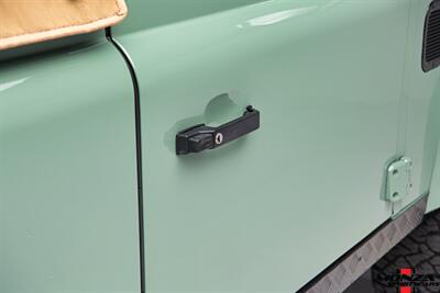 1999 Land Rover Defender 90   - Photo 73 - Houston, TX 77024