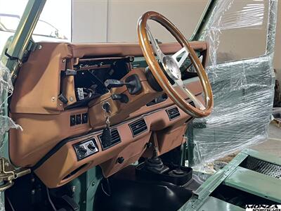 1999 Land Rover Defender 90   - Photo 10 - Houston, TX 77024