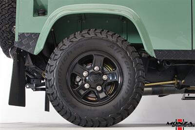 1999 Land Rover Defender 90   - Photo 67 - Houston, TX 77024