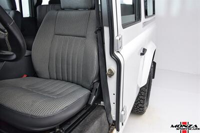 1999 Land Rover Defender 110 TD5   - Photo 116 - Houston, TX 77024
