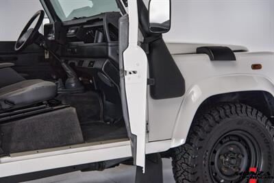 1999 Land Rover Defender 110 TD5   - Photo 35 - Houston, TX 77024