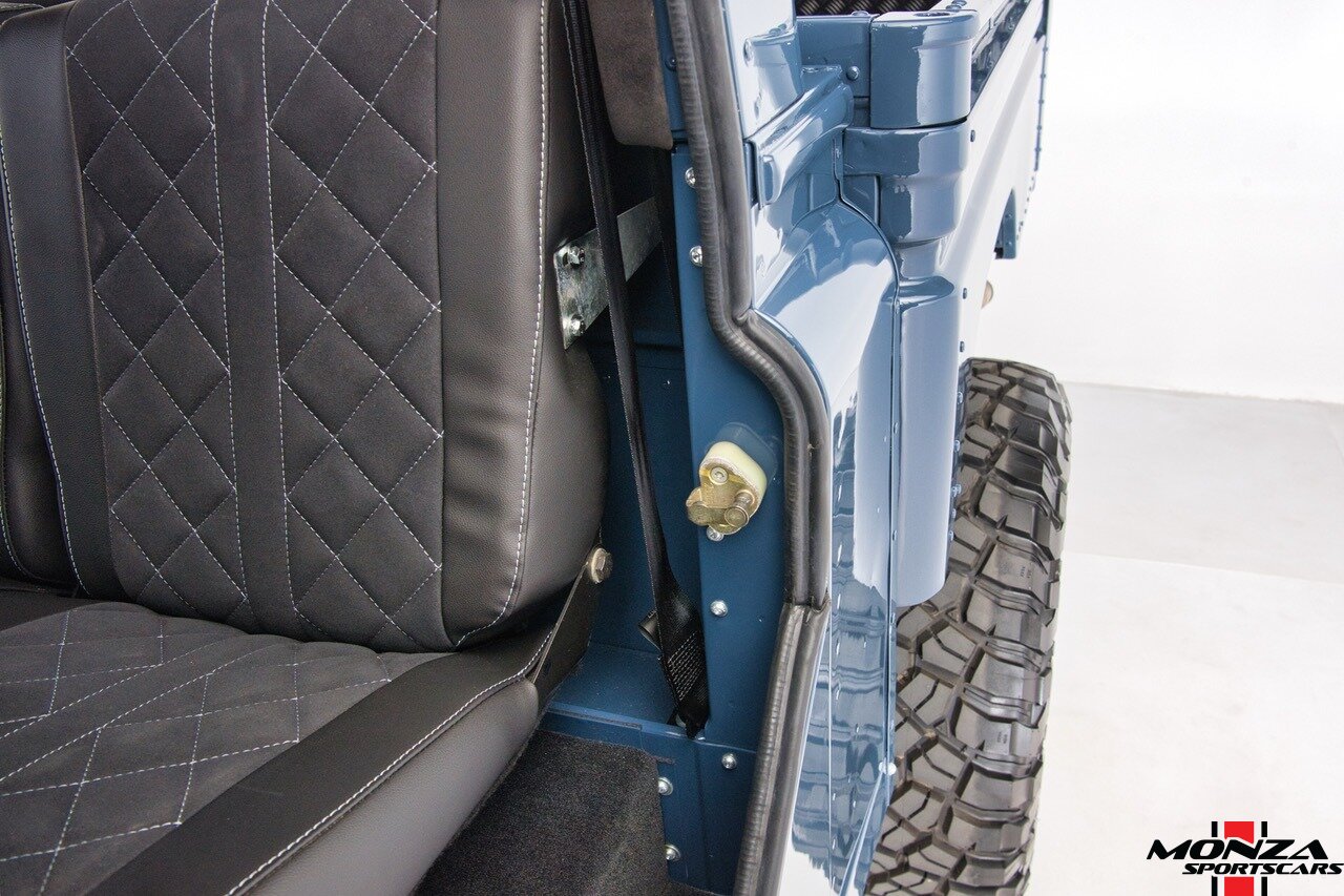 1999 Land Rover Defender 130 - Photo 43 - Houston, TX 77024