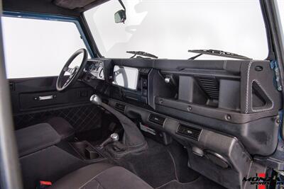 1999 Land Rover Defender 130 - Photo 52 - Houston, TX 77024