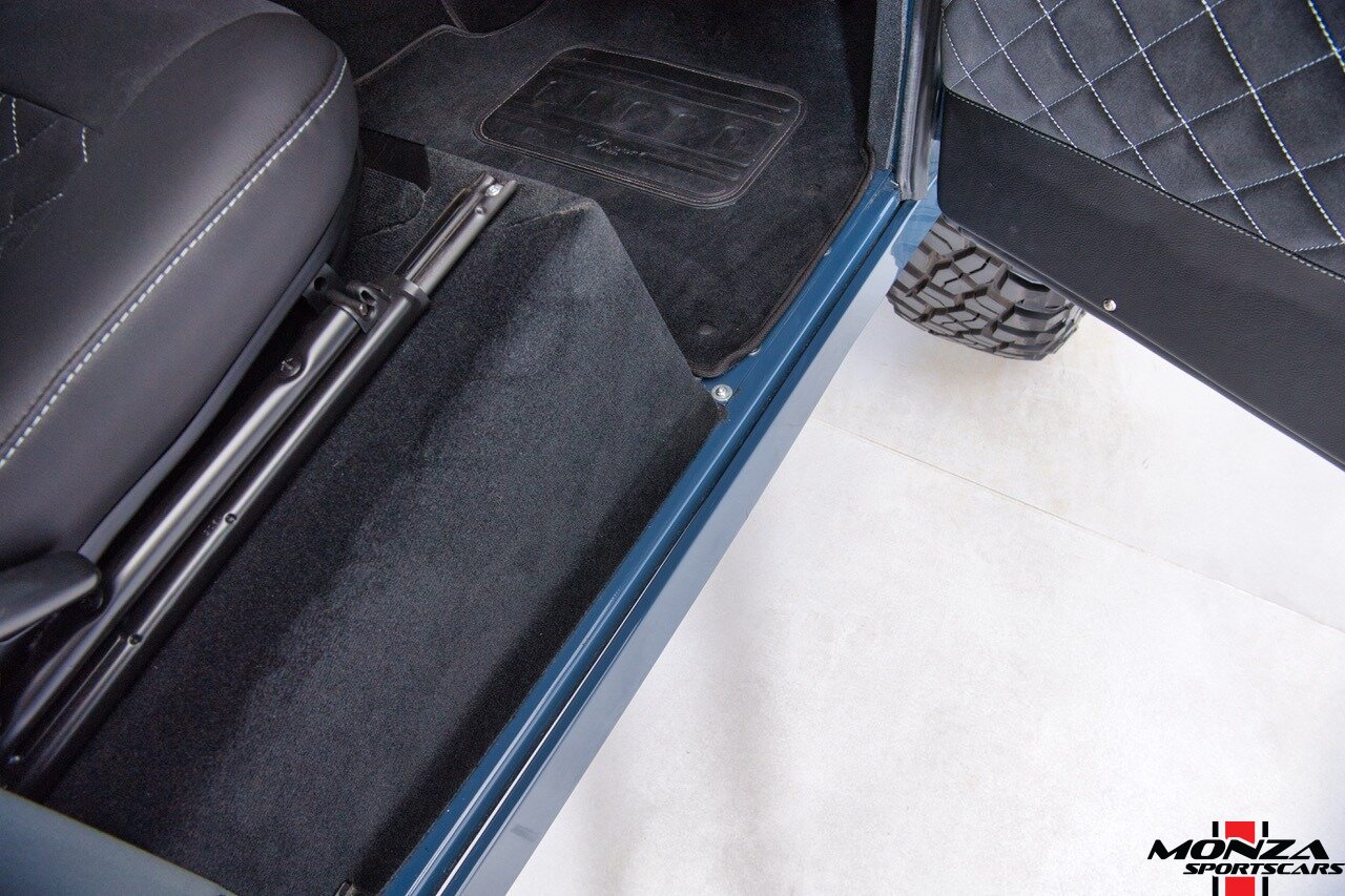 1999 Land Rover Defender 130 - Photo 101 - Houston, TX 77024