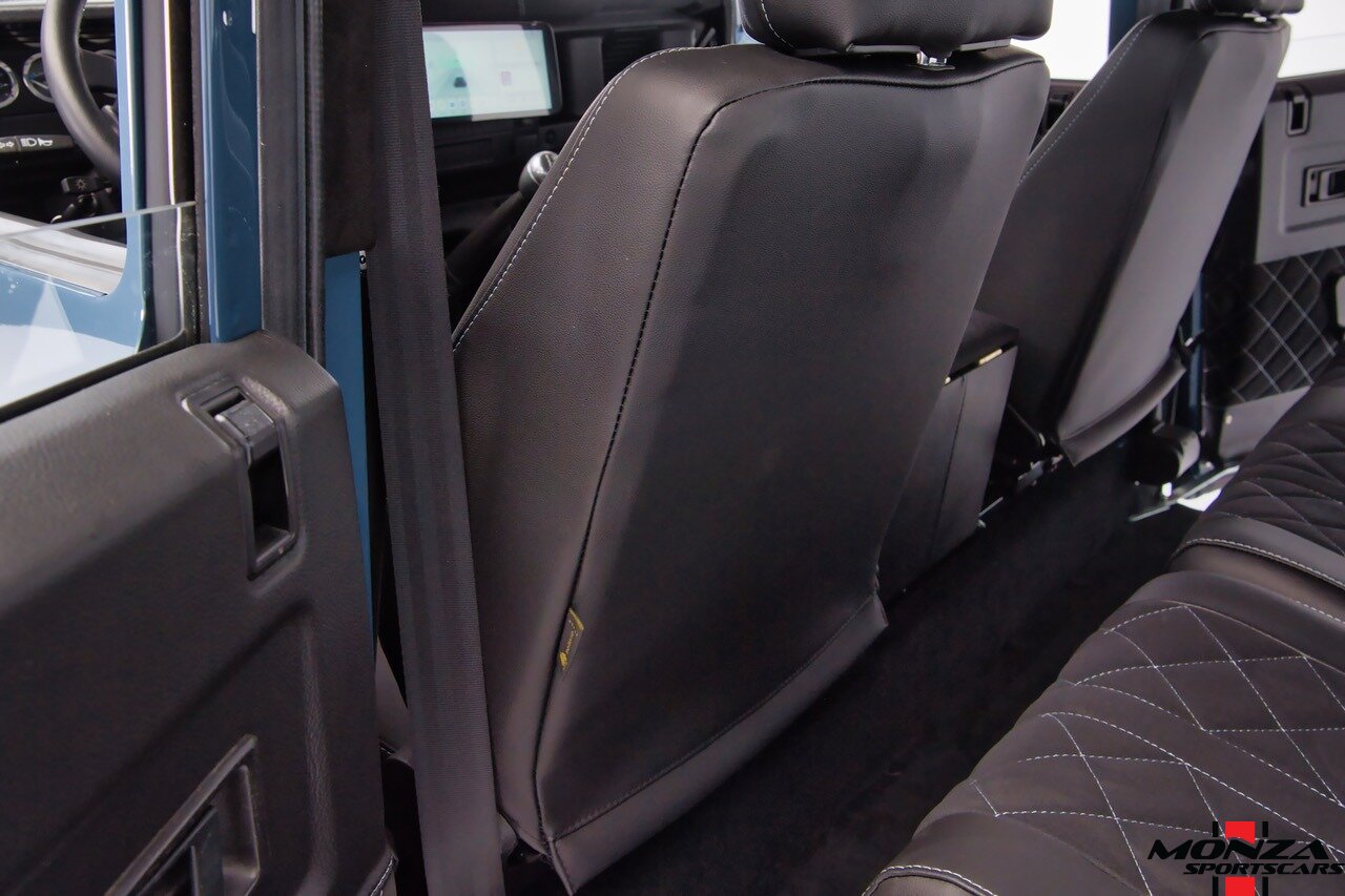 1999 Land Rover Defender 130 - Photo 40 - Houston, TX 77024