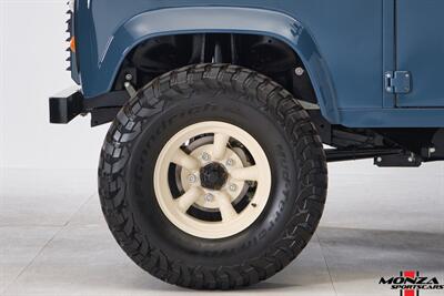 1999 Land Rover Defender 130 - Photo 27 - Houston, TX 77024