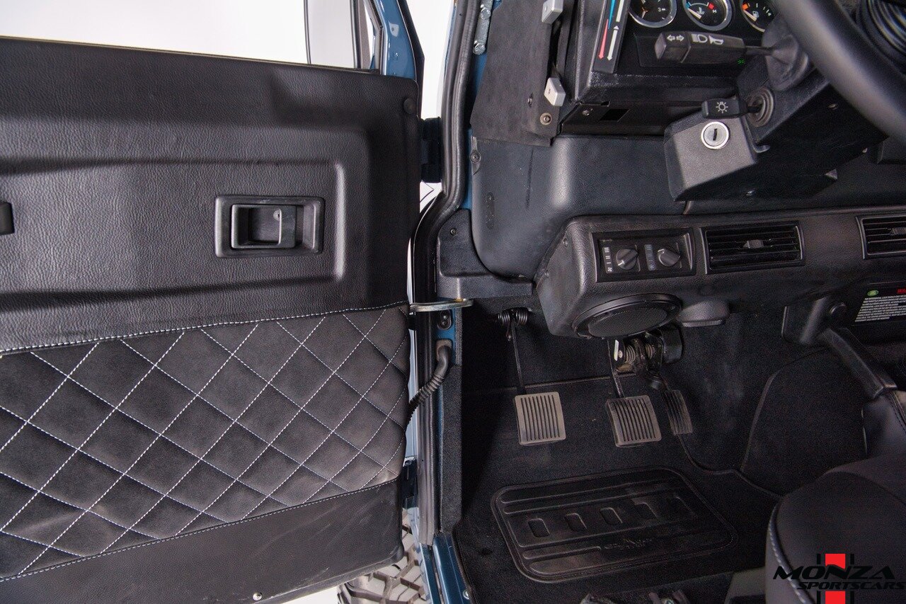 1999 Land Rover Defender 130 - Photo 57 - Houston, TX 77024