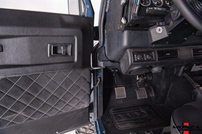 1999 Land Rover Defender 130 - Photo 57 - Houston, TX 77024