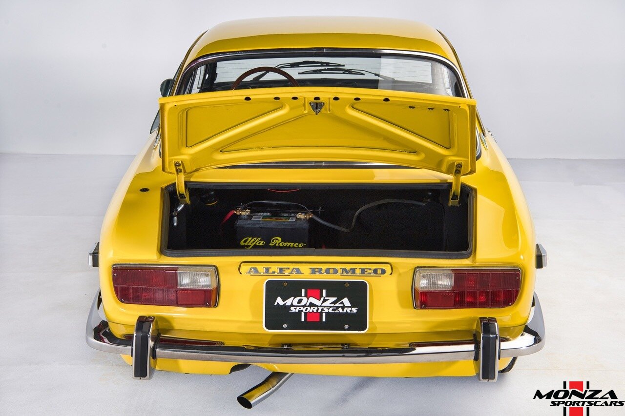 1974 Alfa Romeo GTV 2000   - Photo 12 - Houston, TX 77024