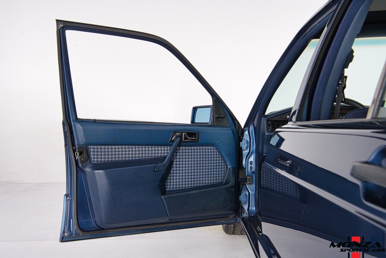 1990 Mercedes-Benz 2.6   - Photo 49 - Houston, TX 77024