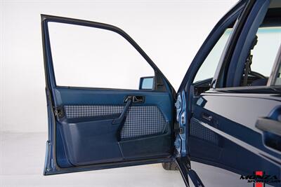 1990 Mercedes-Benz 2.6   - Photo 49 - Houston, TX 77024