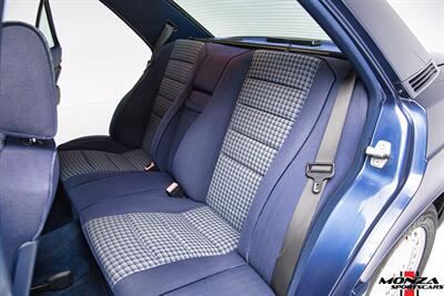 1990 Mercedes-Benz 2.6   - Photo 102 - Houston, TX 77024