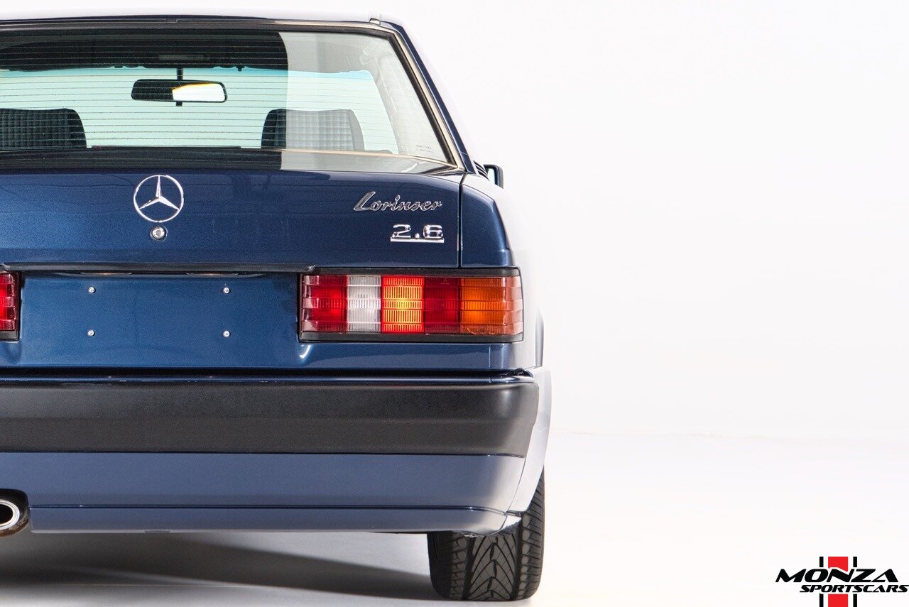 1990 Mercedes-Benz 2.6   - Photo 17 - Houston, TX 77024