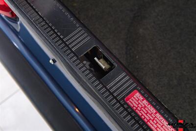 1990 Mercedes-Benz 2.6   - Photo 123 - Houston, TX 77024