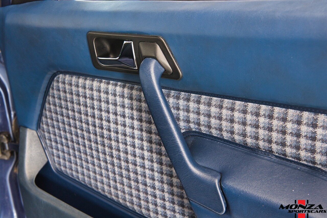 1990 Mercedes-Benz 2.6   - Photo 84 - Houston, TX 77024