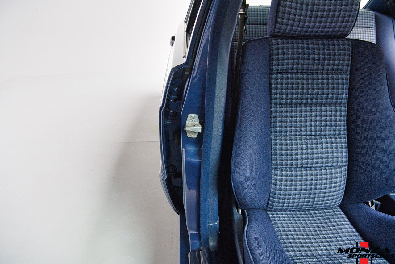 1990 Mercedes-Benz 2.6   - Photo 83 - Houston, TX 77024