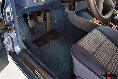 1990 Mercedes-Benz 2.6   - Photo 54 - Houston, TX 77024