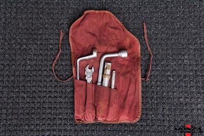 1990 Mercedes-Benz 2.6   - Photo 131 - Houston, TX 77024