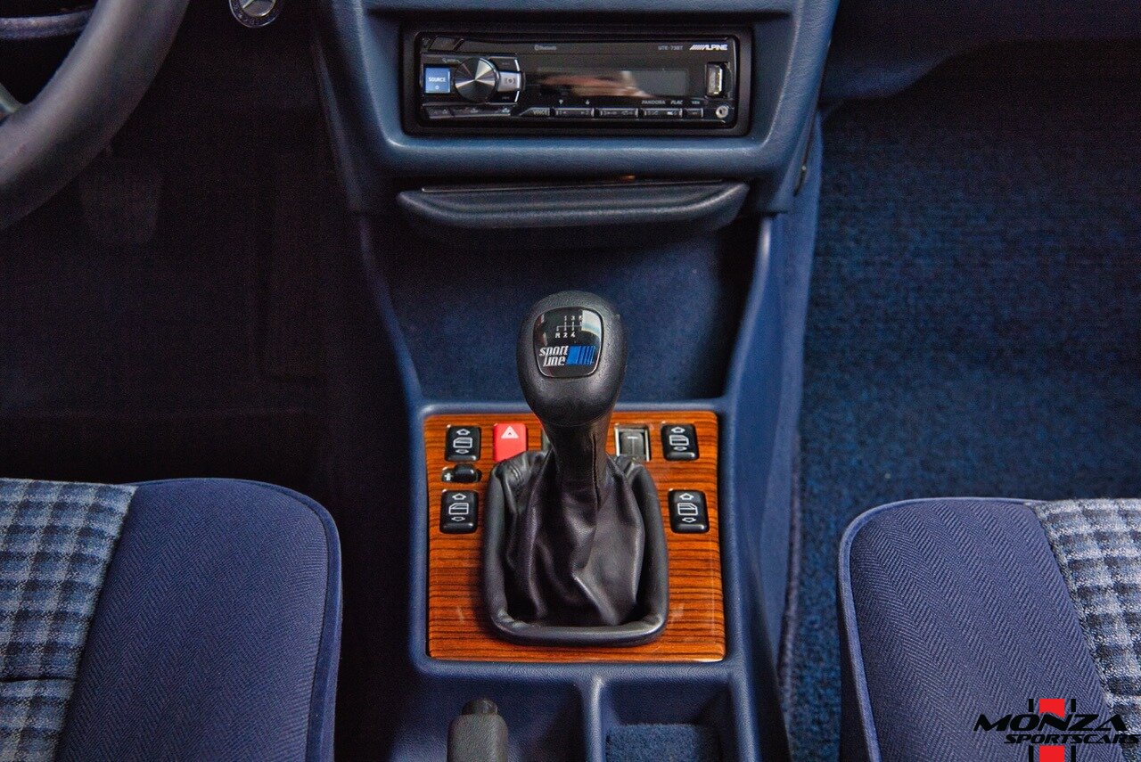 1990 Mercedes-Benz 2.6   - Photo 67 - Houston, TX 77024