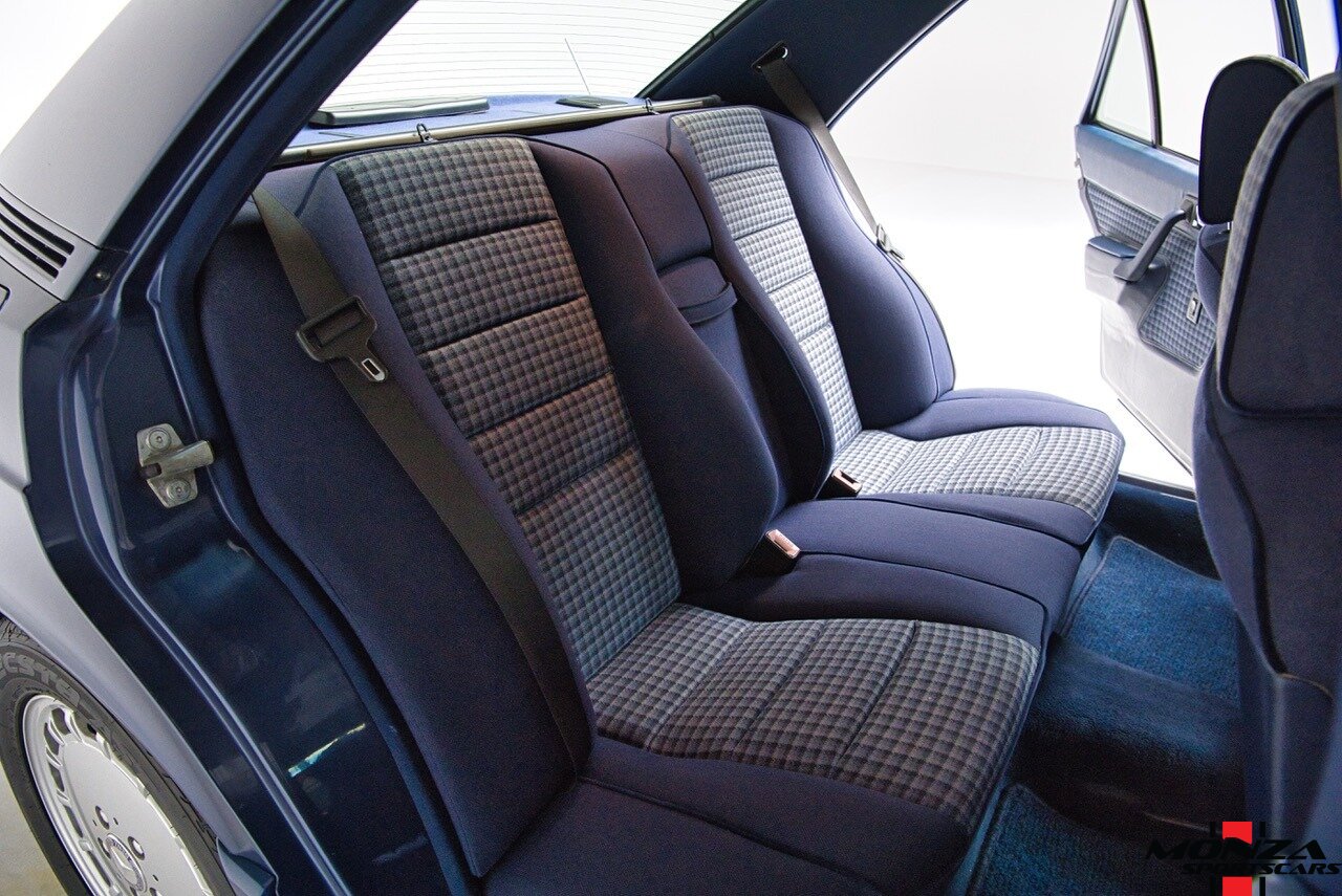 1990 Mercedes-Benz 2.6   - Photo 94 - Houston, TX 77024