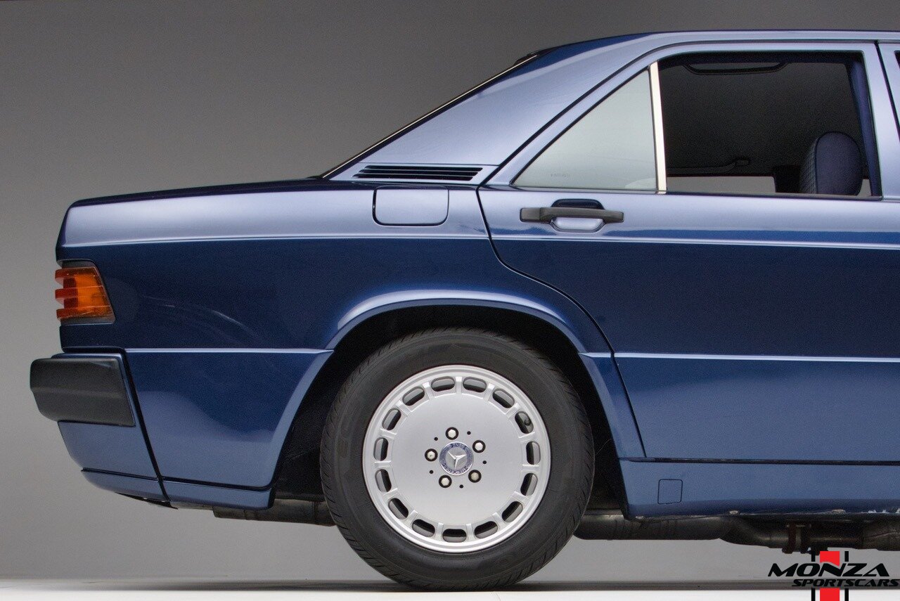 1990 Mercedes-Benz 2.6   - Photo 32 - Houston, TX 77024