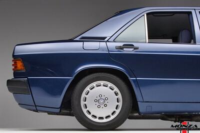 1990 Mercedes-Benz 2.6   - Photo 32 - Houston, TX 77024