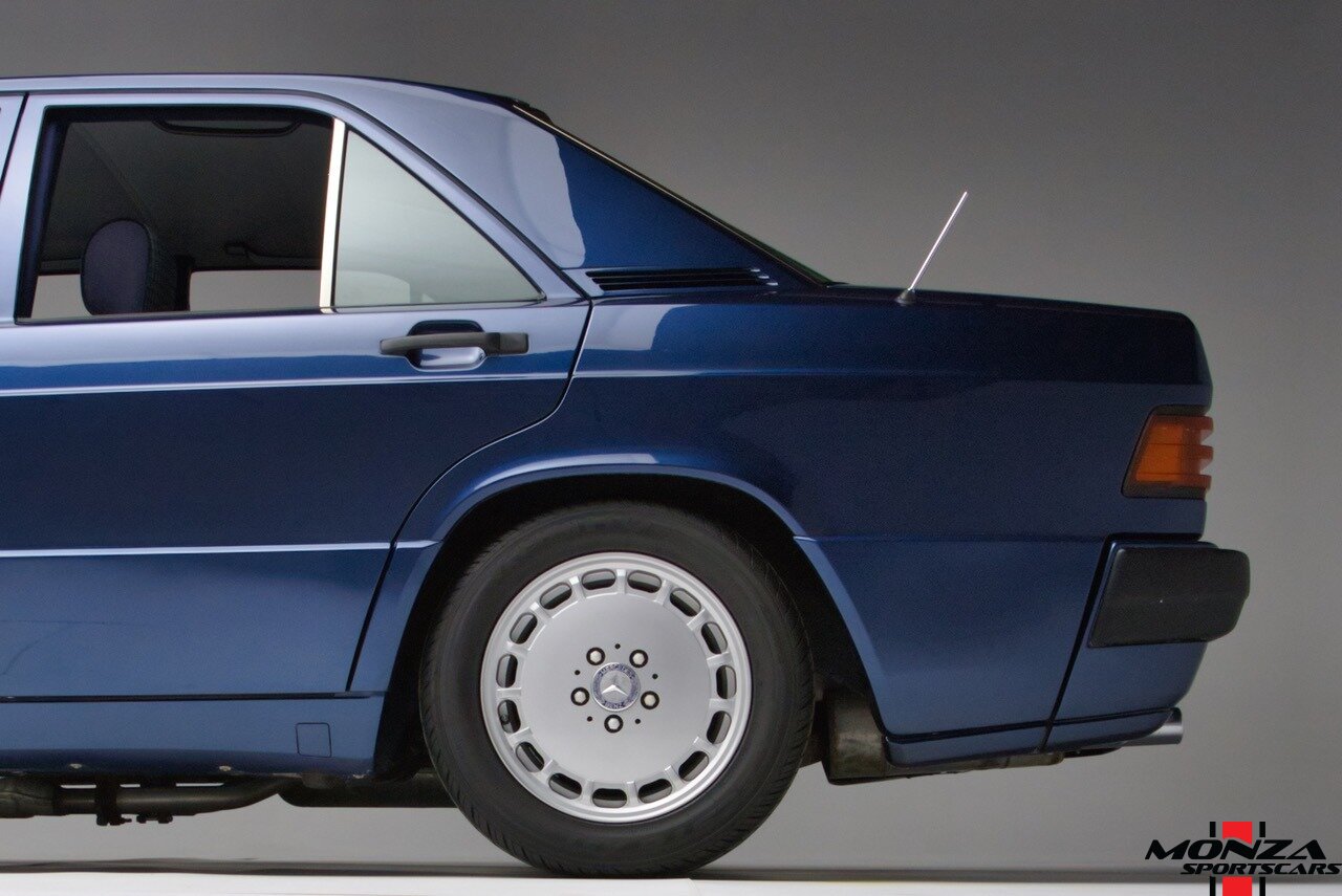 1990 Mercedes-Benz 2.6   - Photo 31 - Houston, TX 77024