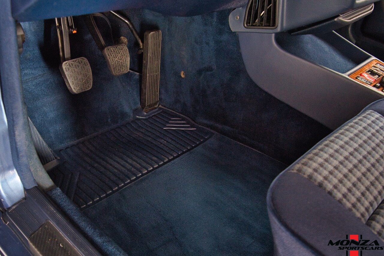 1990 Mercedes-Benz 2.6   - Photo 64 - Houston, TX 77024