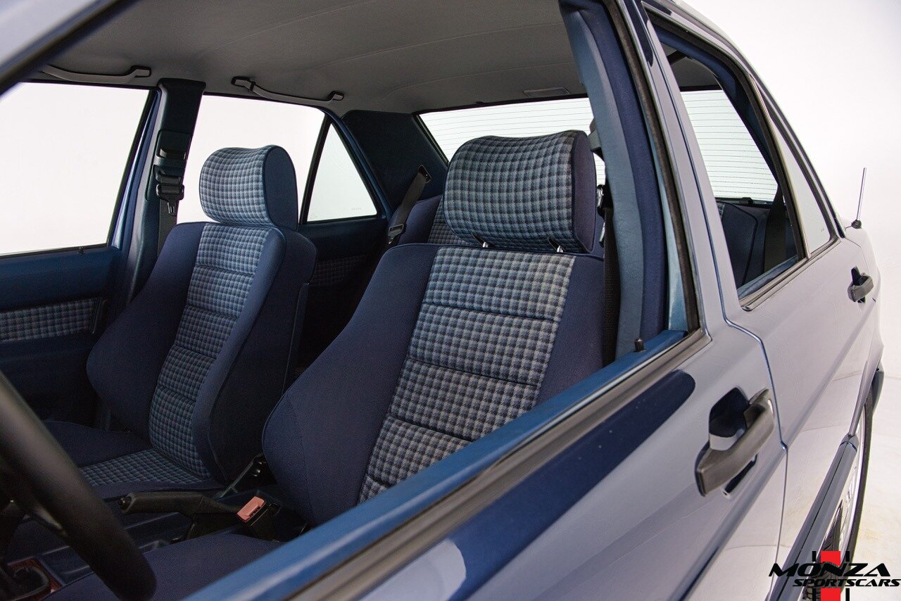 1990 Mercedes-Benz 2.6   - Photo 44 - Houston, TX 77024