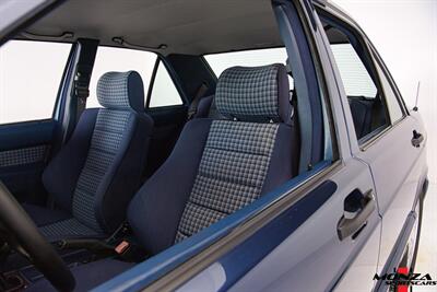 1990 Mercedes-Benz 2.6   - Photo 44 - Houston, TX 77024