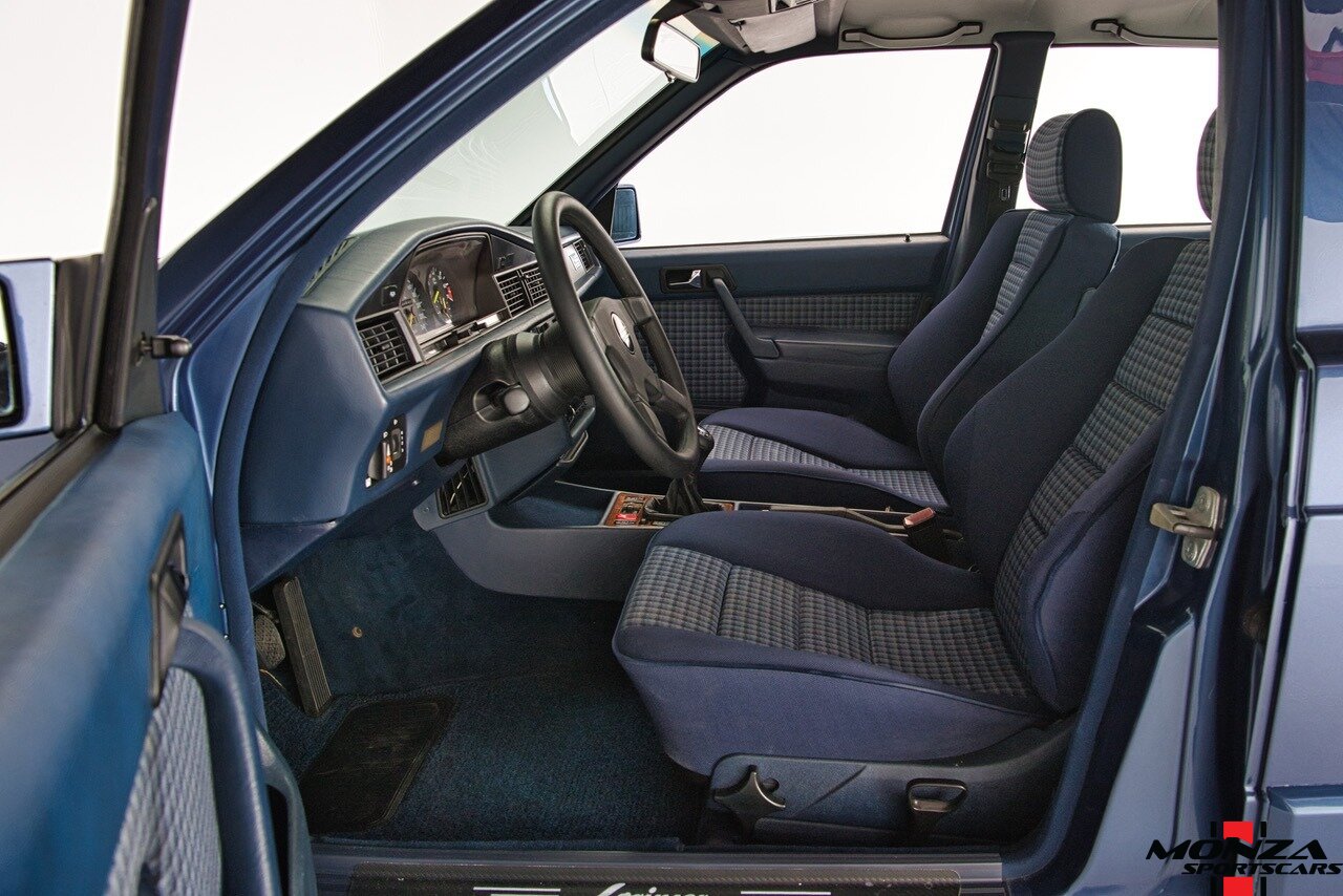 1990 Mercedes-Benz 2.6   - Photo 56 - Houston, TX 77024