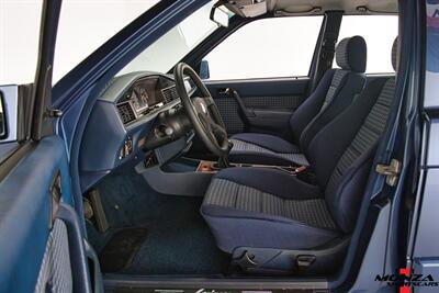 1990 Mercedes-Benz 2.6   - Photo 56 - Houston, TX 77024