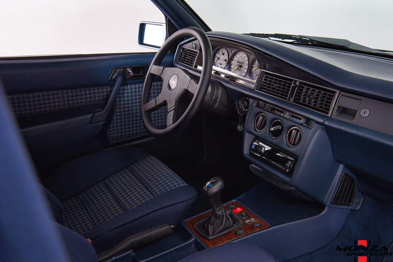 1990 Mercedes-Benz 2.6   - Photo 78 - Houston, TX 77024