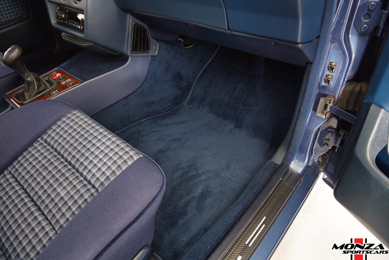 1990 Mercedes-Benz 2.6   - Photo 80 - Houston, TX 77024