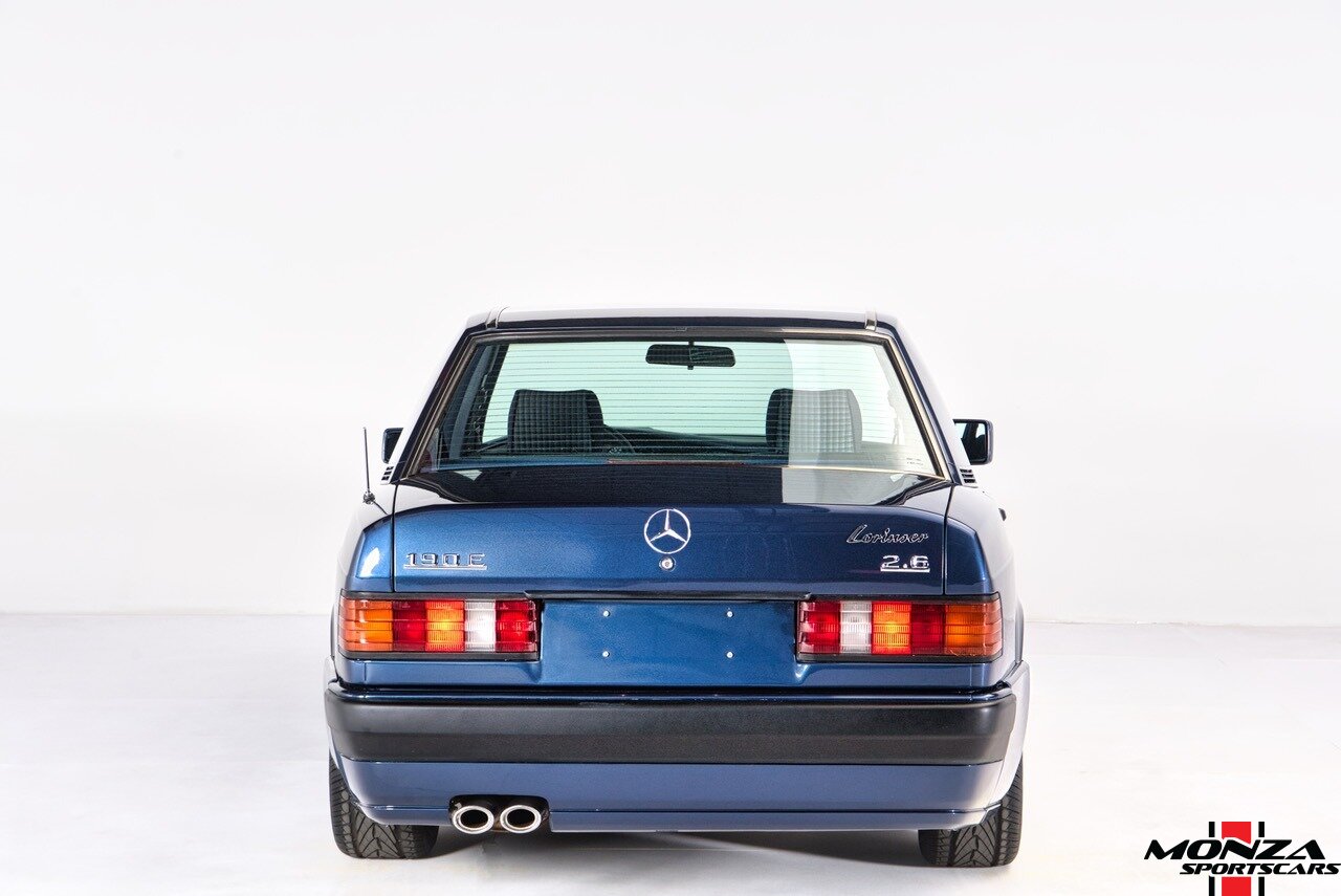 1990 Mercedes-Benz 2.6   - Photo 11 - Houston, TX 77024