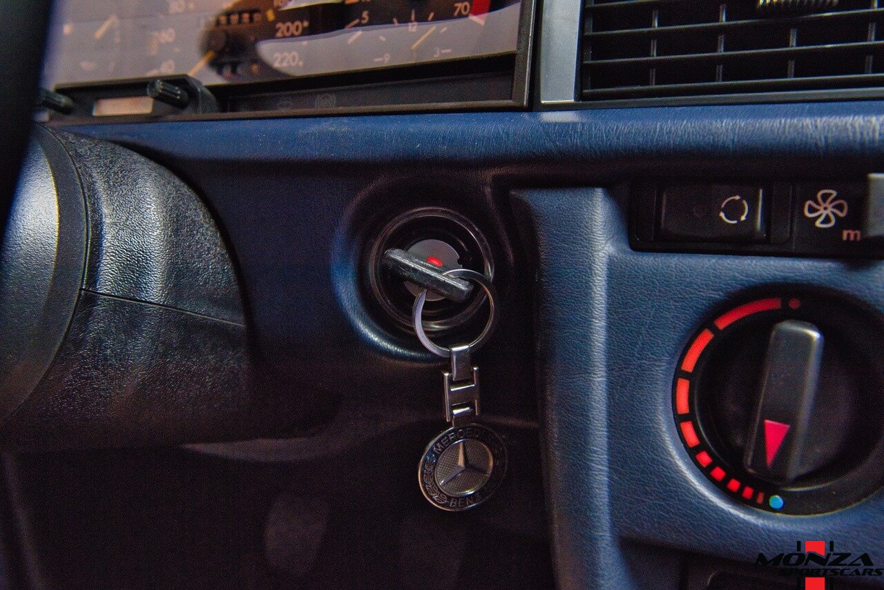 1990 Mercedes-Benz 2.6   - Photo 62 - Houston, TX 77024