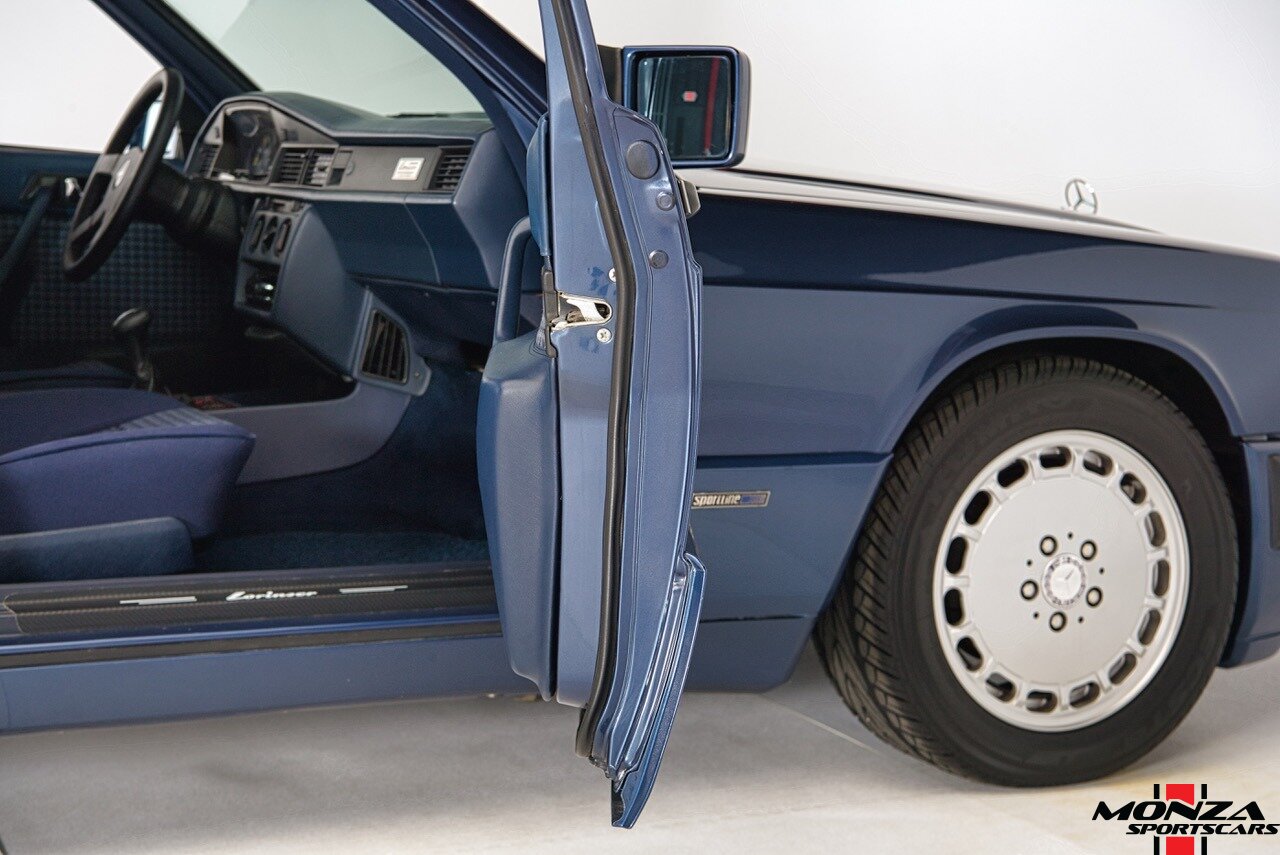 1990 Mercedes-Benz 2.6   - Photo 86 - Houston, TX 77024