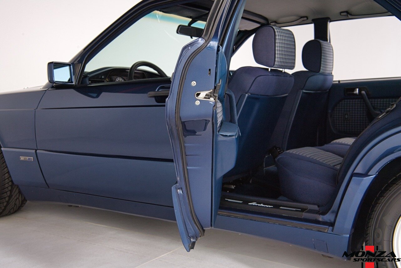 1990 Mercedes-Benz 2.6   - Photo 105 - Houston, TX 77024