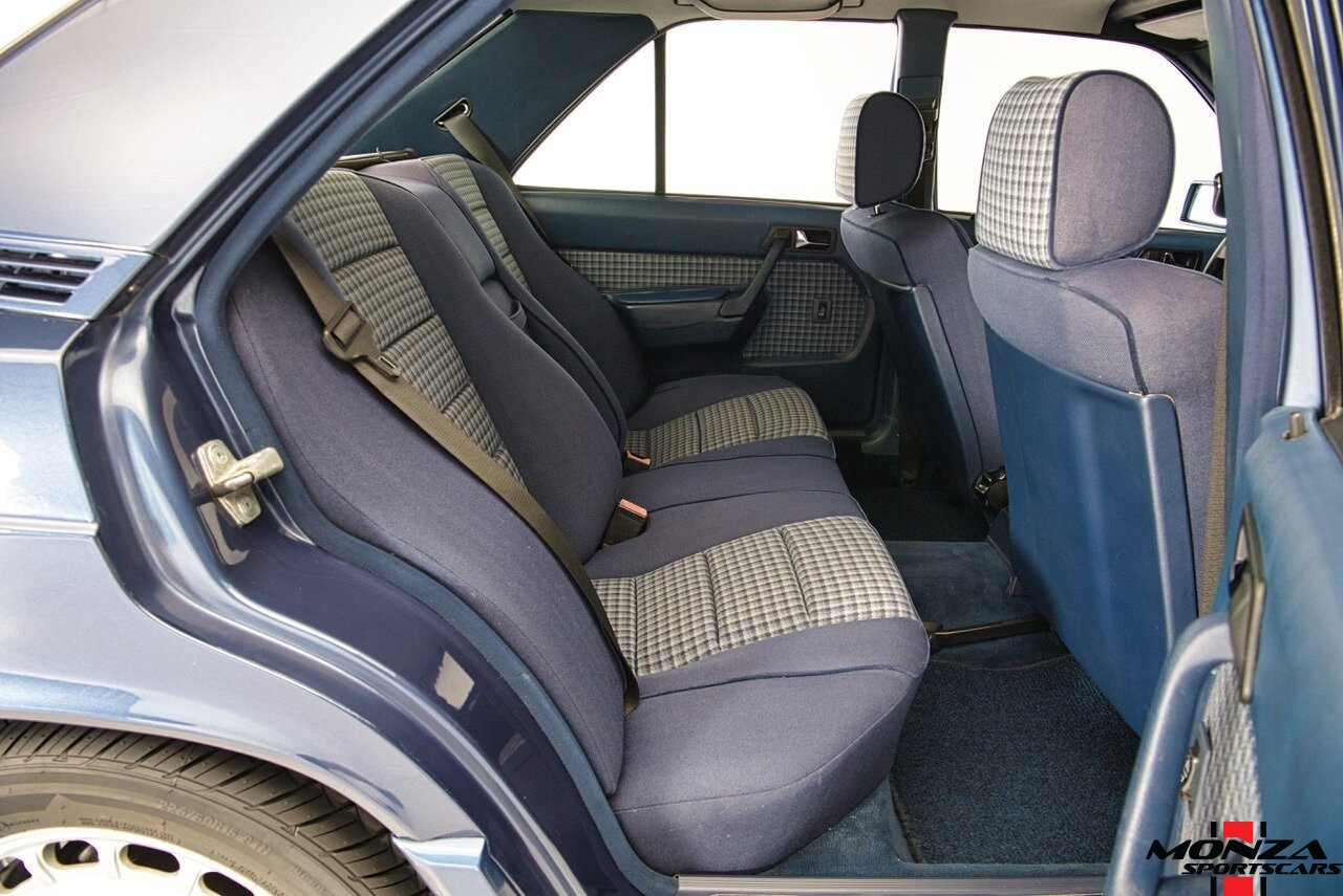 1990 Mercedes-Benz 2.6   - Photo 96 - Houston, TX 77024