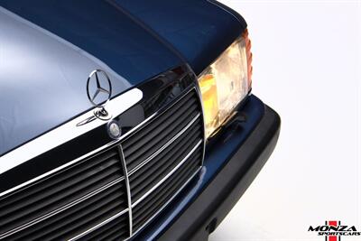 1990 Mercedes-Benz 2.6   - Photo 25 - Houston, TX 77024