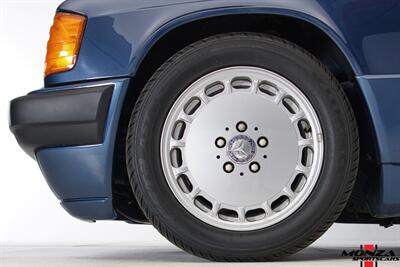 1990 Mercedes-Benz 2.6   - Photo 108 - Houston, TX 77024