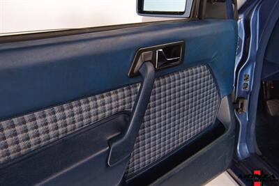 1990 Mercedes-Benz 2.6   - Photo 51 - Houston, TX 77024