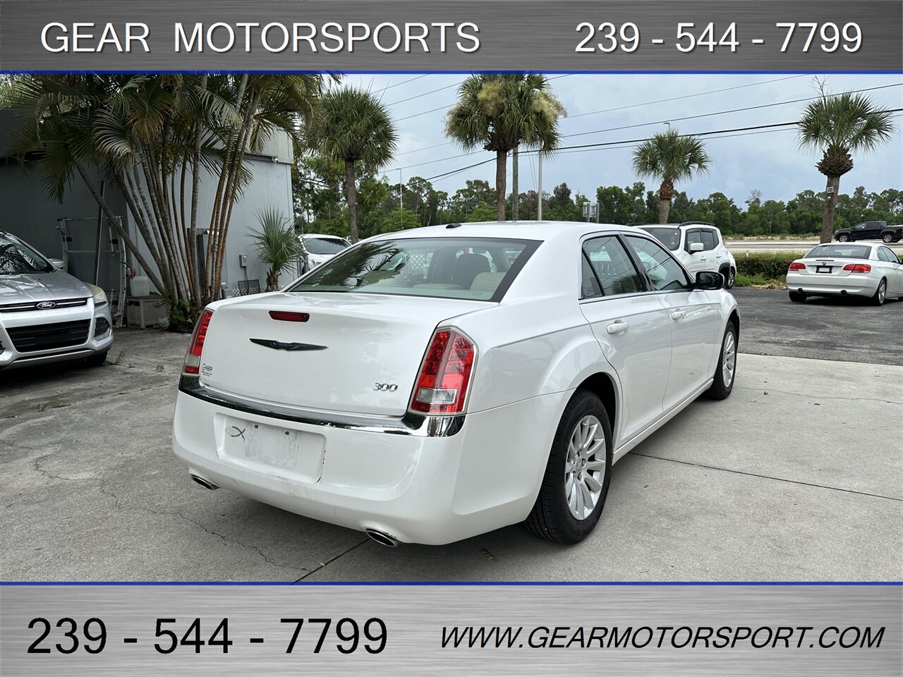 2011 Chrysler 300 3.6L V6 JUST 62K miles ONE OWNER   - Photo 5 - Estero, FL 33928