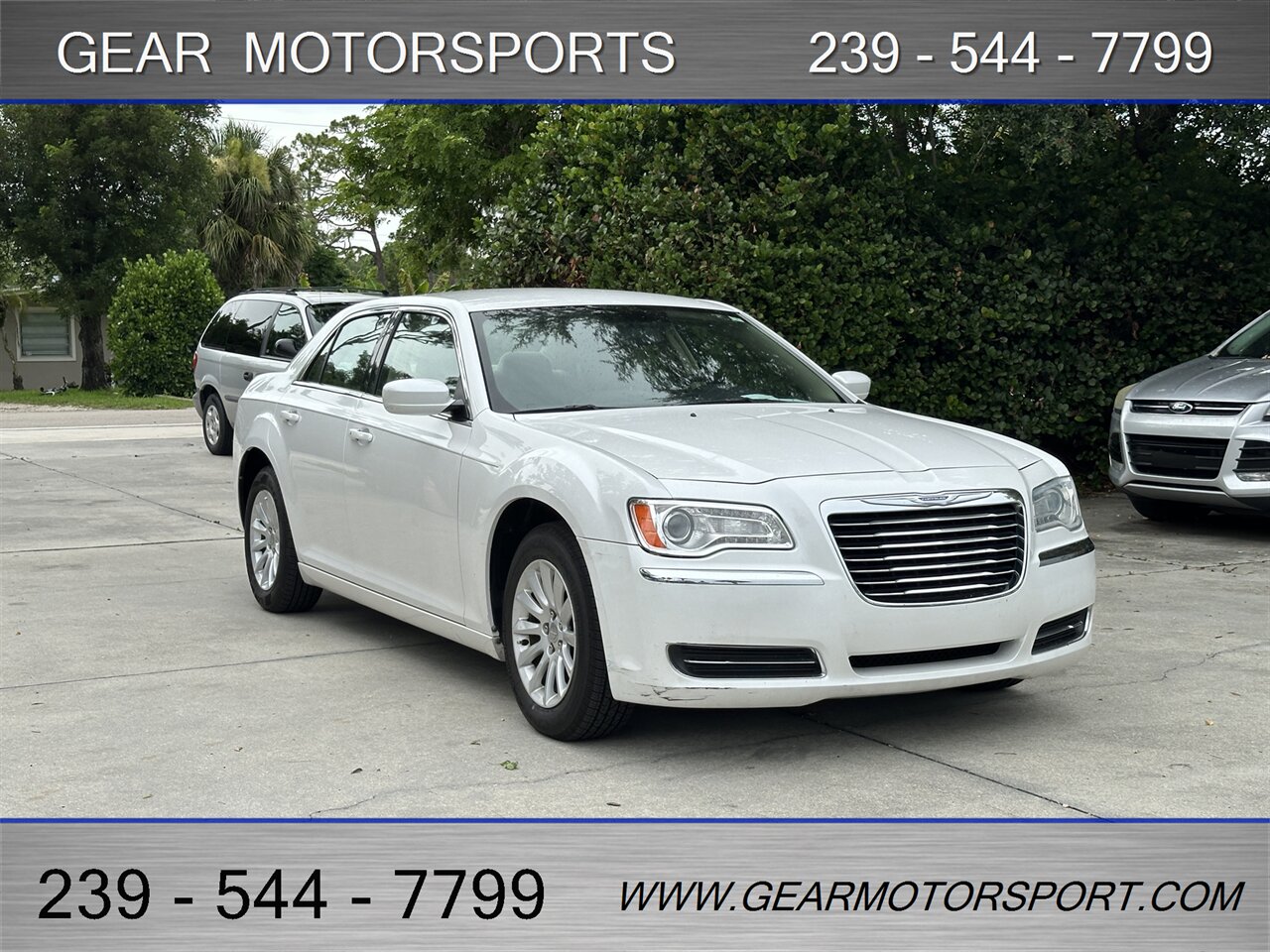 2011 Chrysler 300 3.6L V6 JUST 62K miles ONE OWNER   - Photo 7 - Estero, FL 33928